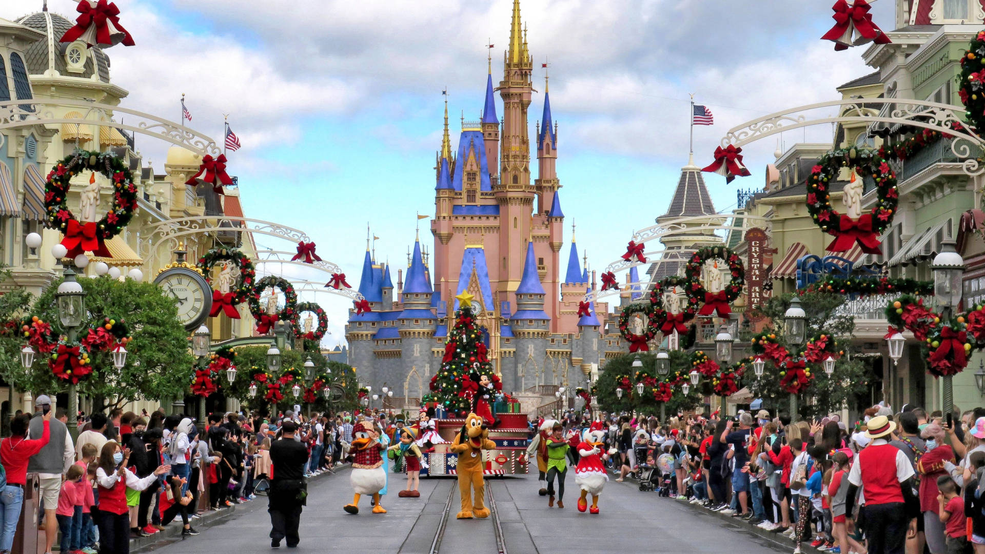 Best Times to Go to Disney World in Late 2025